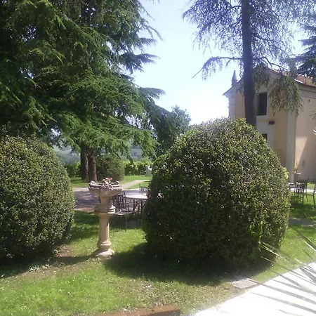 Montrona Rr Guest house 3*