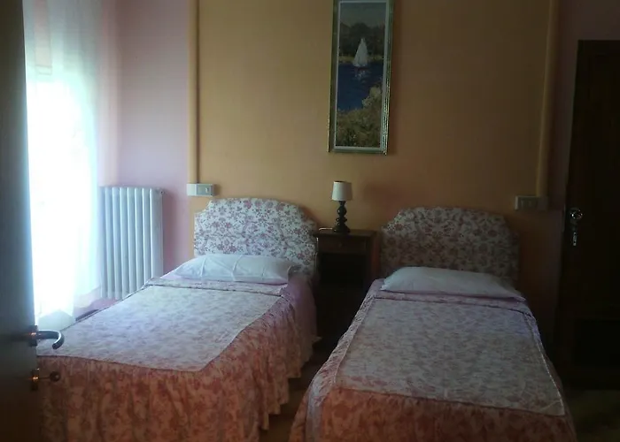 Casa de hóspedes Montrona Rr 3*