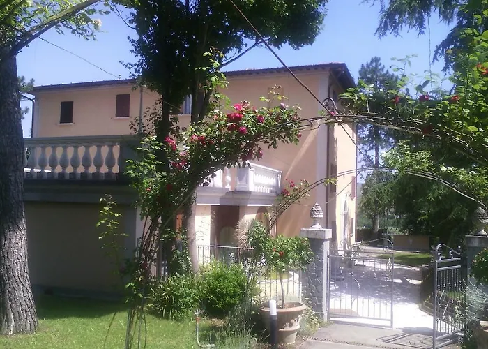 Montrona Rr Casa de hóspedes 3*