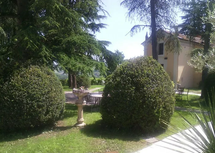 Montrona Rr Konukevi 3*